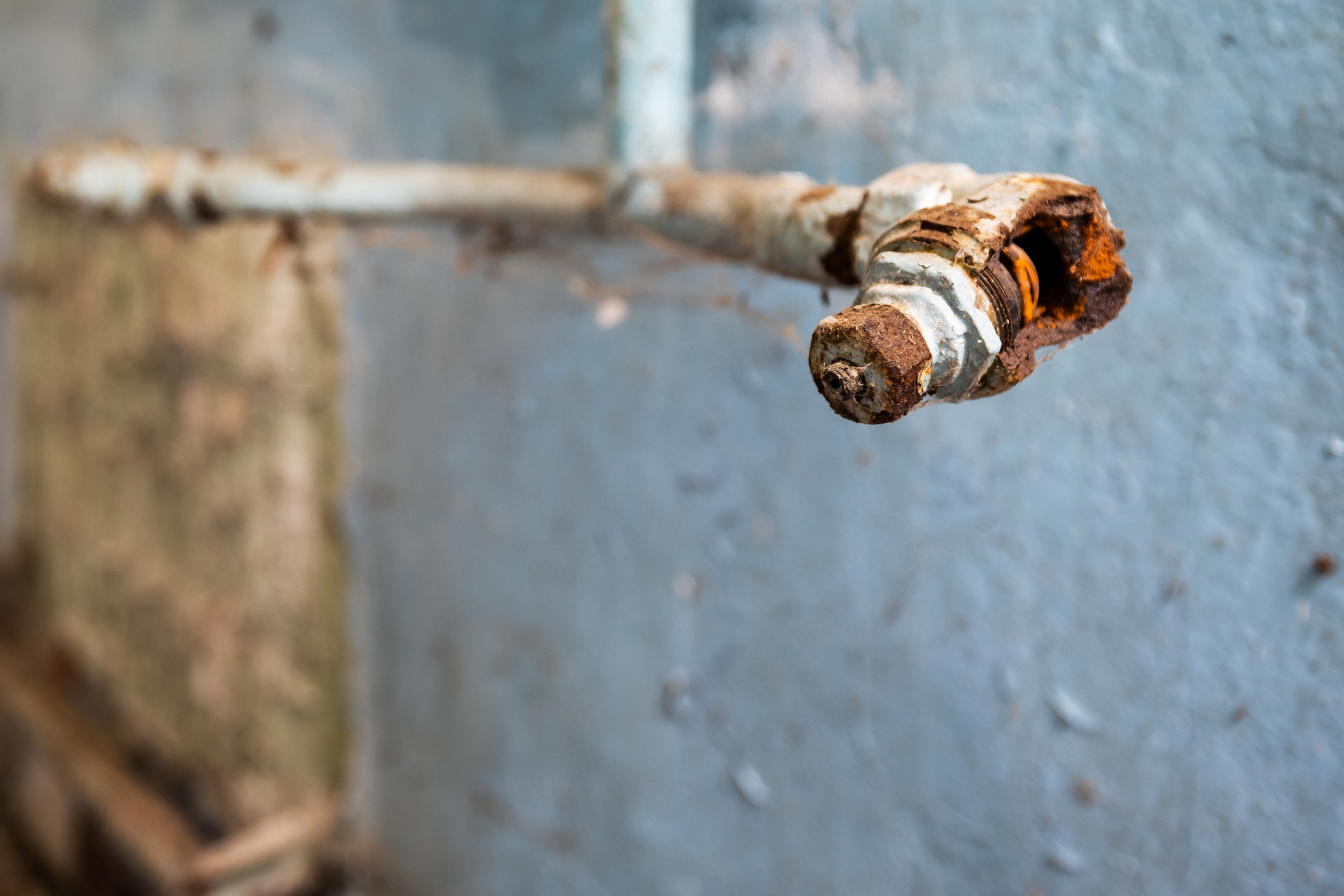 ¿Cómo quitar el oxido de las tuberías de agua en aire acondicionado?