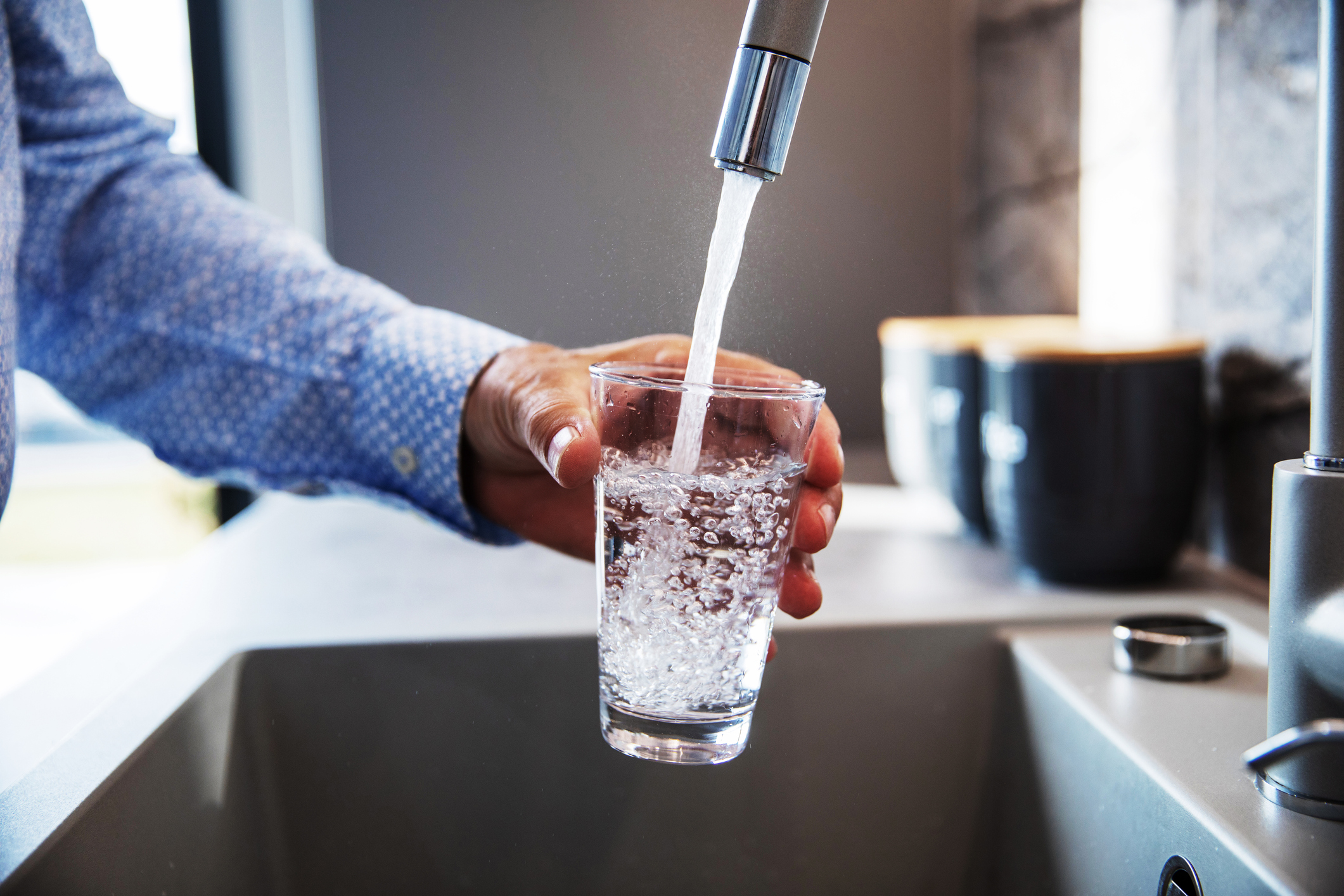 Agua purificada de grifo